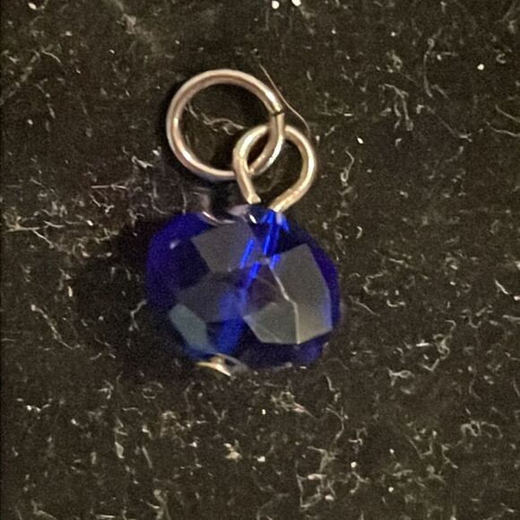 0.5” silver tone jump hoop w/blue sapphire colored bead charm/pendant - Picture 3 of 9